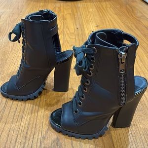 Beau + Ashe Size 7 Heel